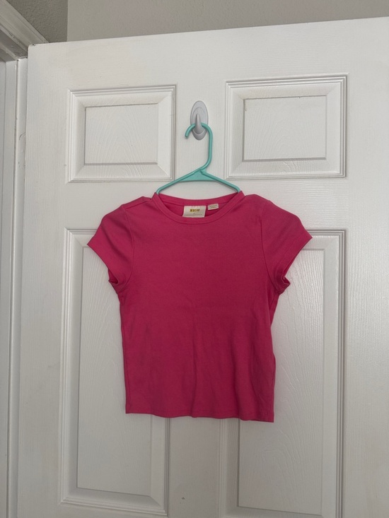 Anthropologie Tops - Anthropologie Short Sleeve Ribbed Baby Tee in Bright Pink